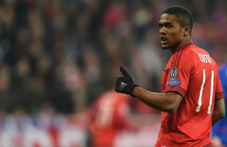 img of Douglas Costa al Bombillo ?